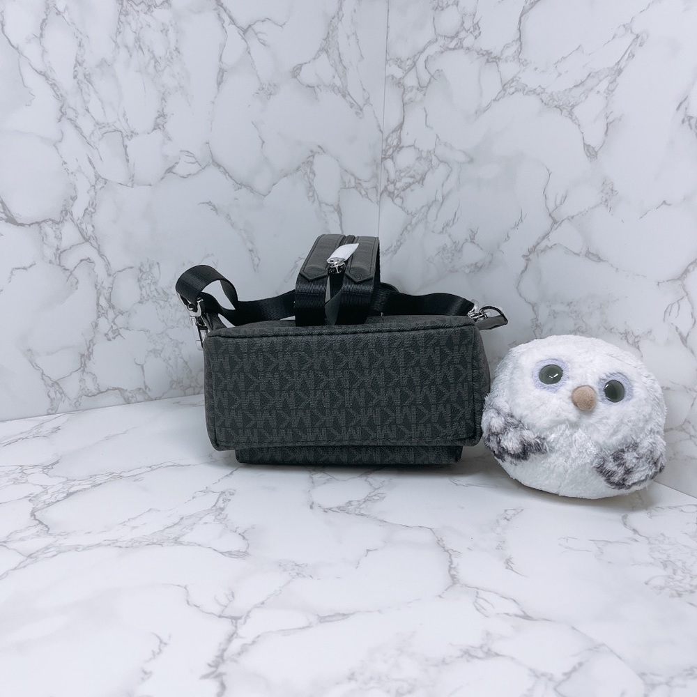 Michael Kors Erin Small Backpack and Wallet - Picture 5 of 14
